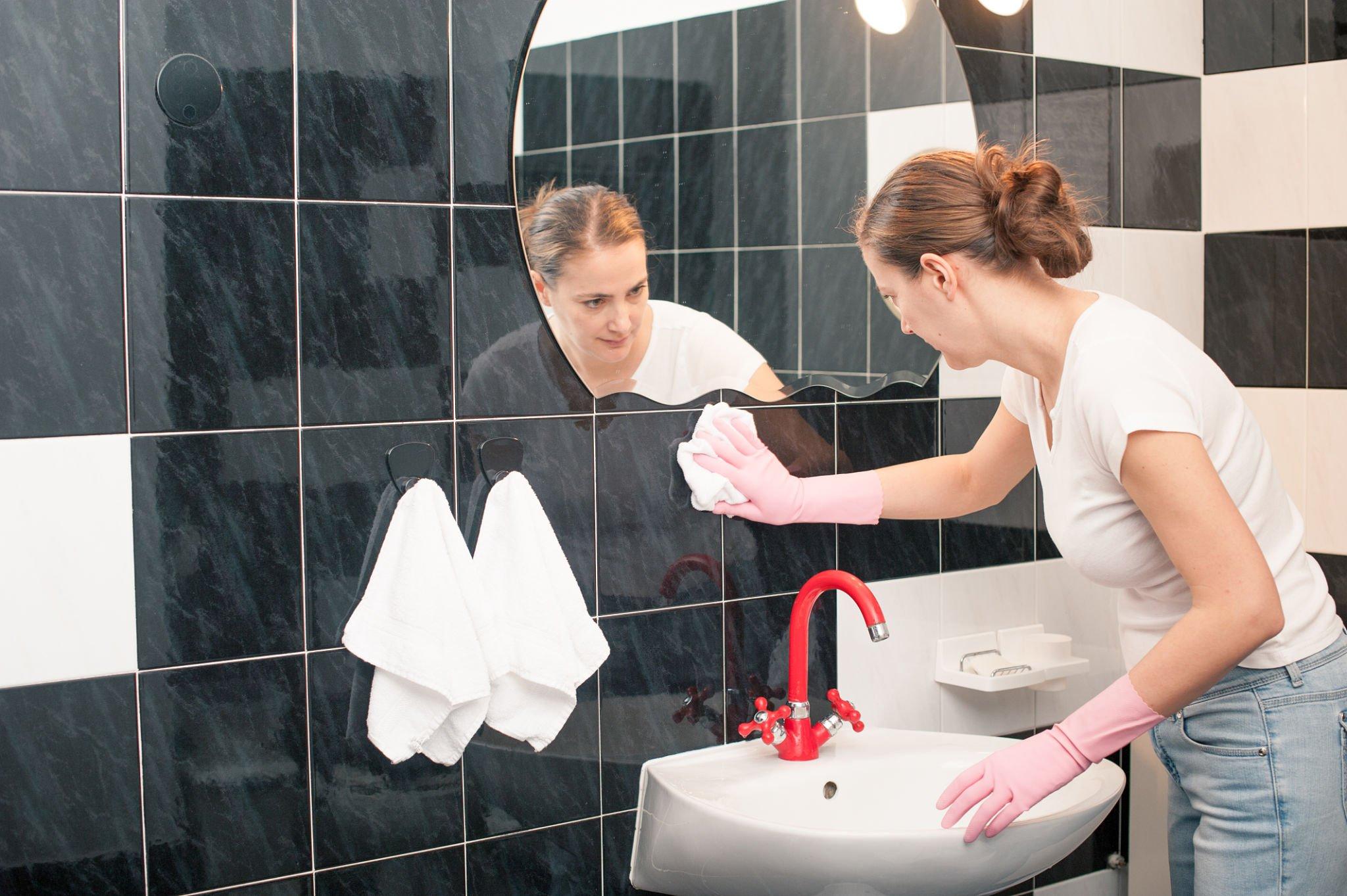 6 Tips on How to Clean a Bathroom Efficiently
